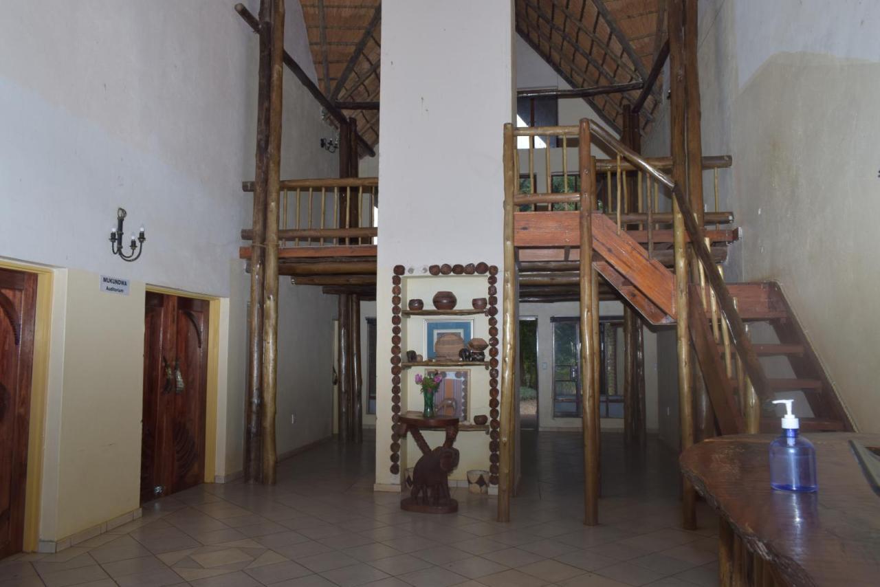 Copacopa Lodge And Conference Centre Punda Maria Экстерьер фото